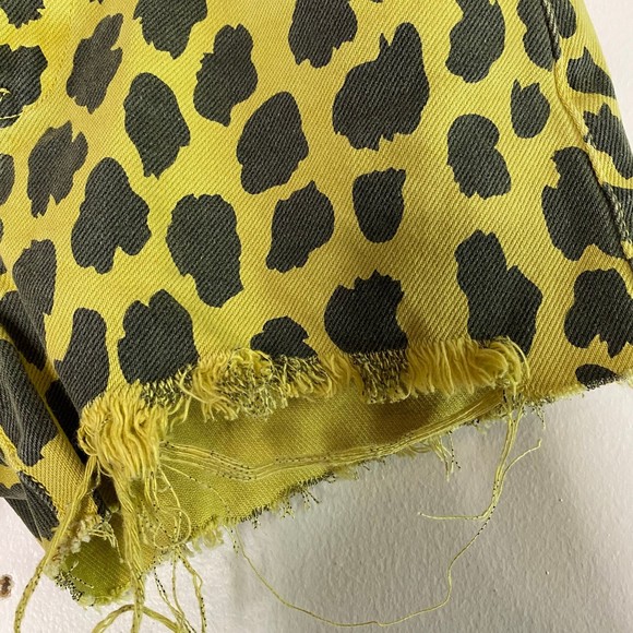 BLANK NYC woman's size 24 The Barrow lime light vintage animal high-rise shorts - Picture 8 of 12